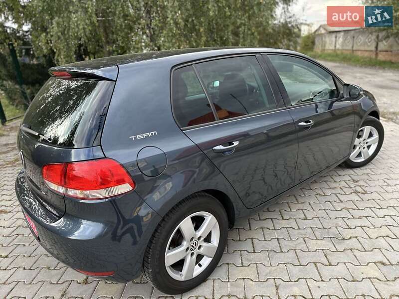 Хетчбек Volkswagen Golf 2011 в Стрию