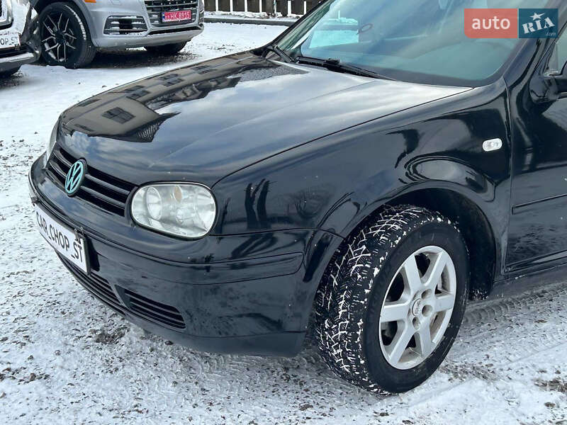 Хетчбек Volkswagen Golf 2000 в Стрию