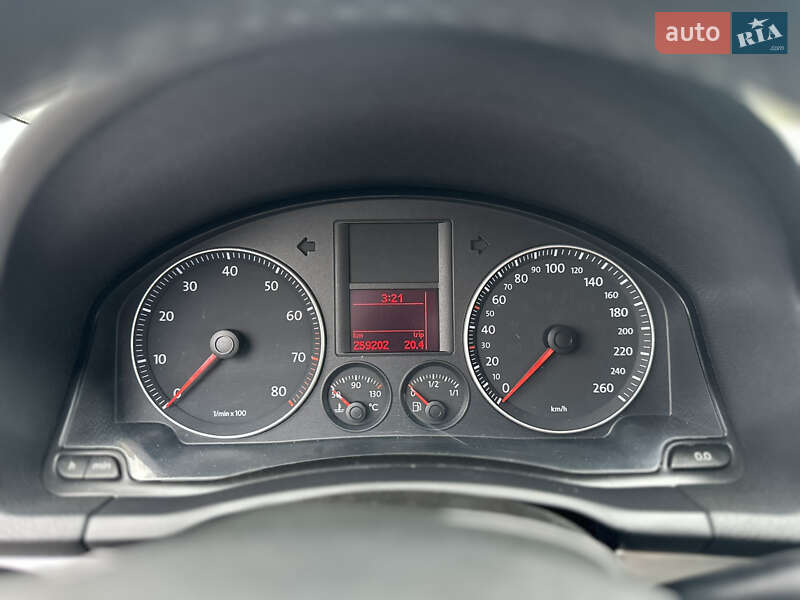 Хетчбек Volkswagen Golf 2006 в Луцьку