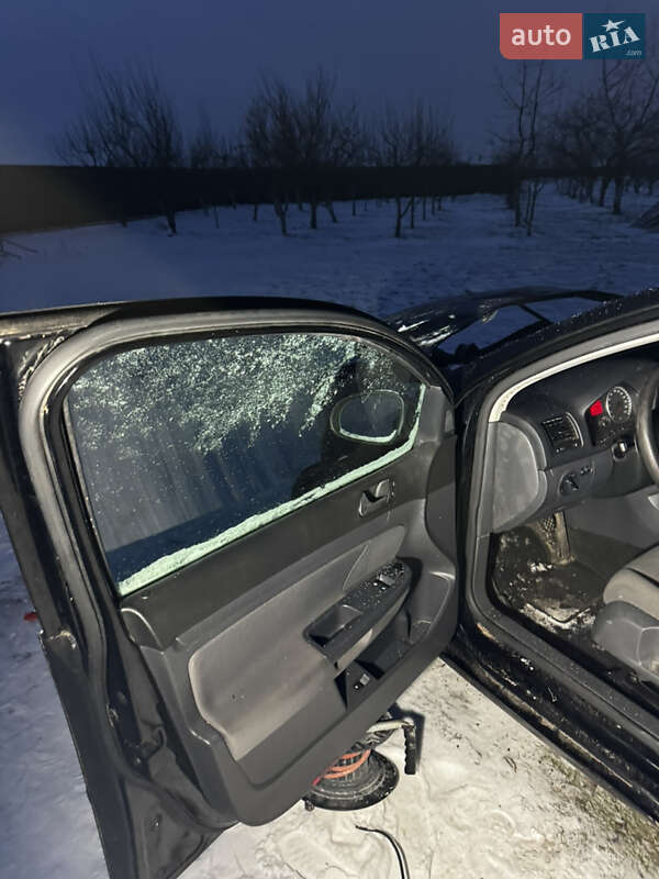 Хетчбек Volkswagen Golf 2008 в Луцьку