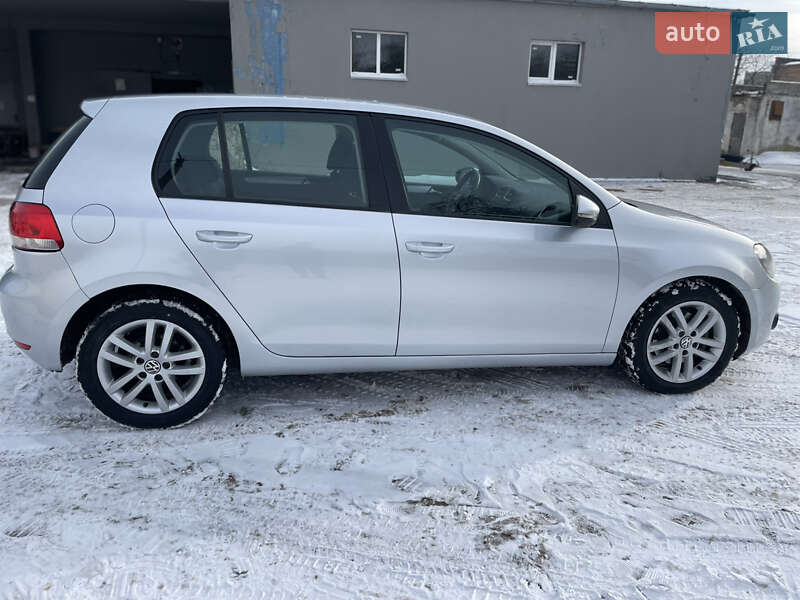 Хэтчбек Volkswagen Golf 2009 в Хмельницком