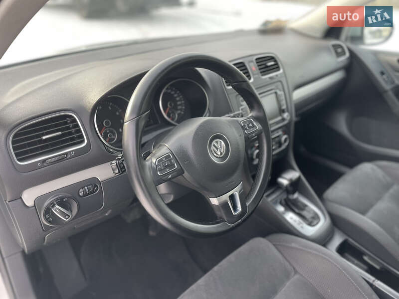 Хэтчбек Volkswagen Golf 2009 в Хмельницком