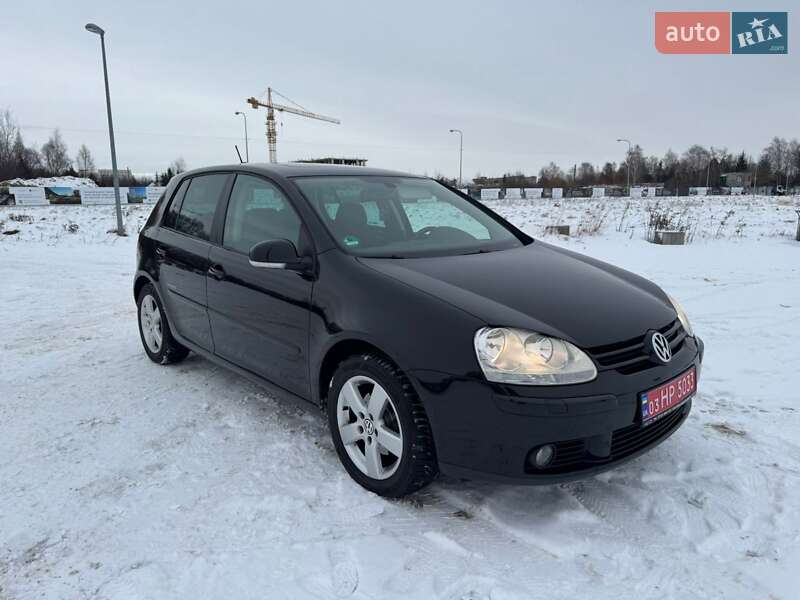 Хетчбек Volkswagen Golf 2008 в Львові
