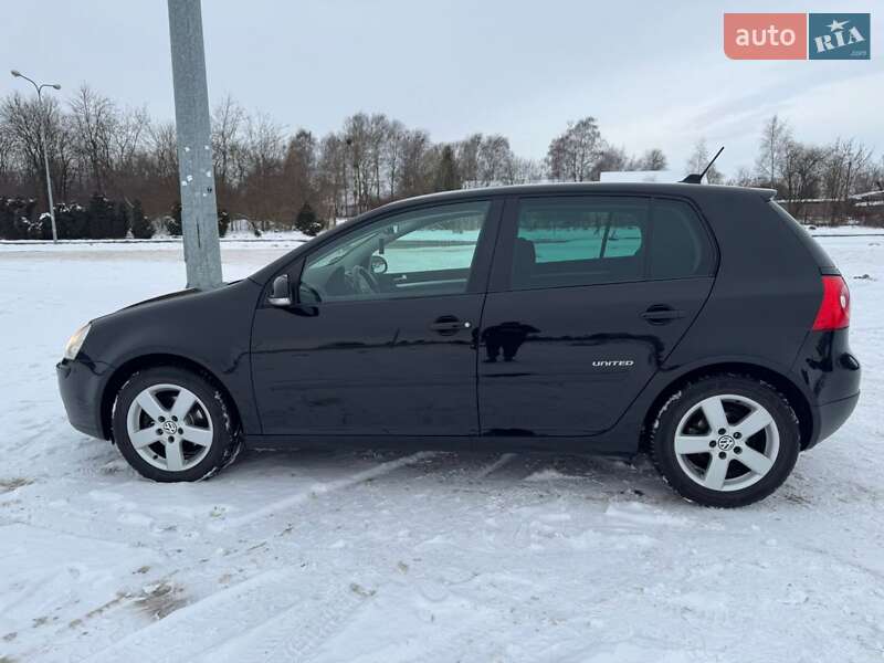 Хетчбек Volkswagen Golf 2008 в Львові