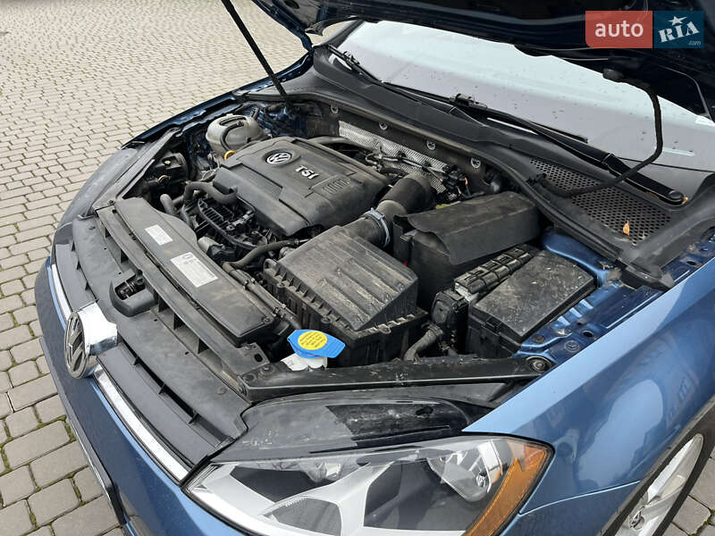 Хетчбек Volkswagen Golf 2017 в Вінниці