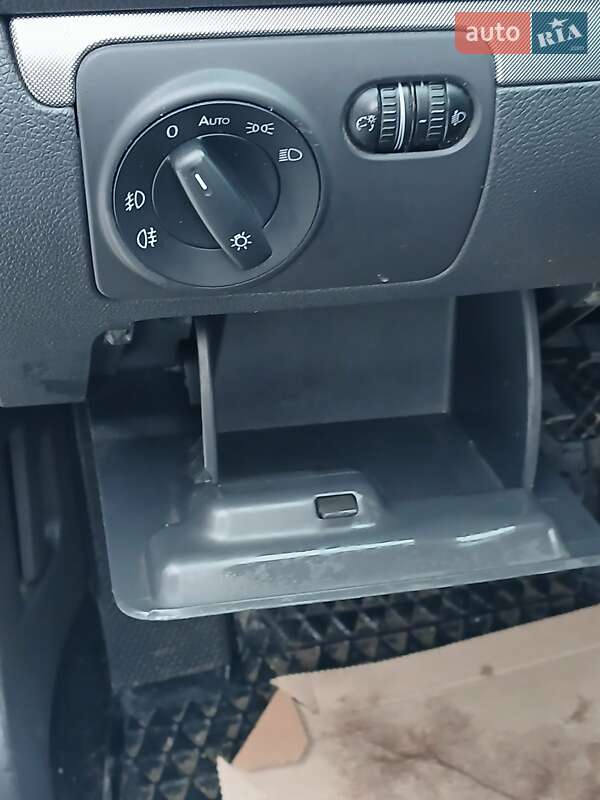 Хетчбек Volkswagen Golf 2006 в Тернополі