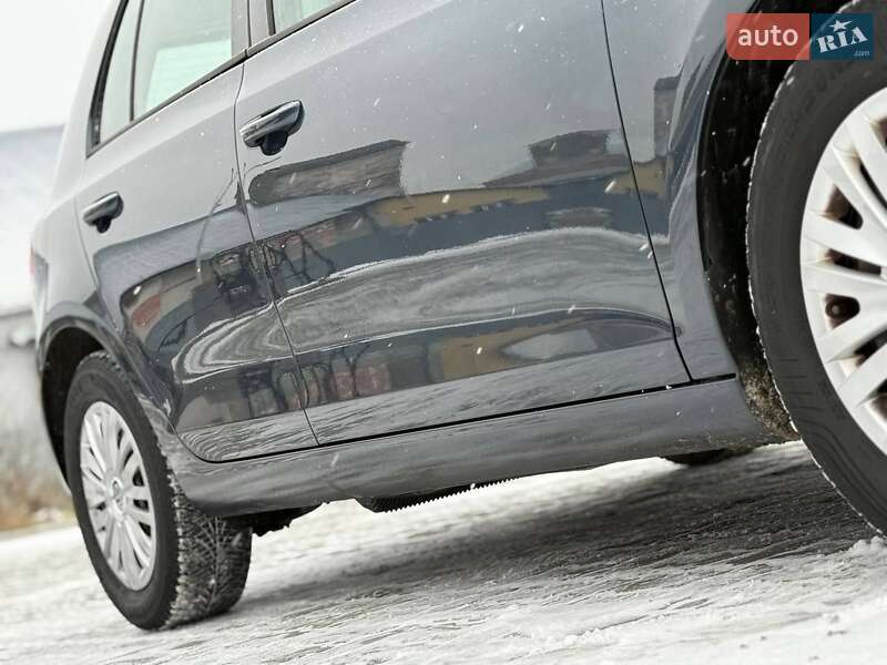 Хетчбек Volkswagen Golf 2010 в Вінниці