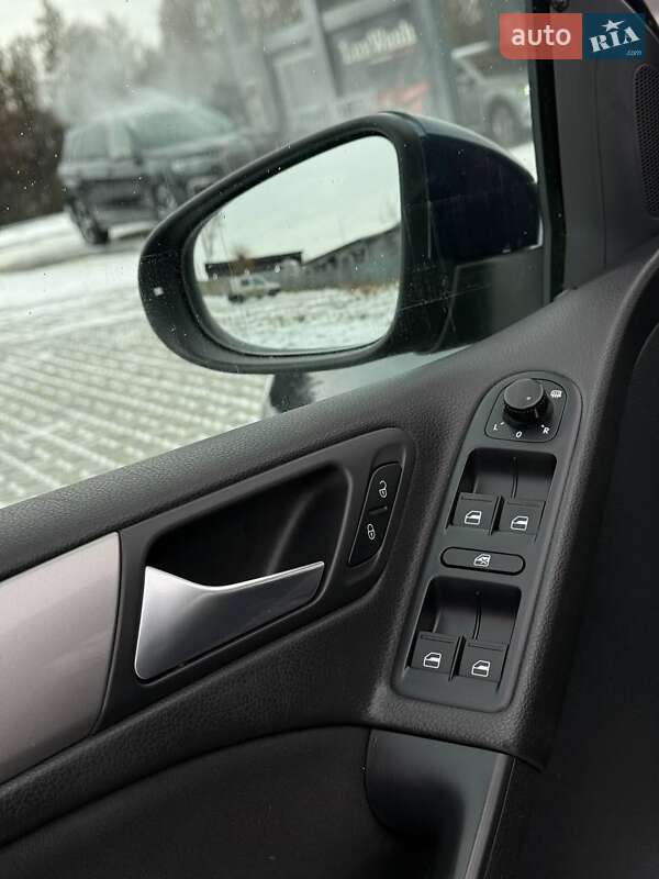 Хетчбек Volkswagen Golf 2010 в Вінниці