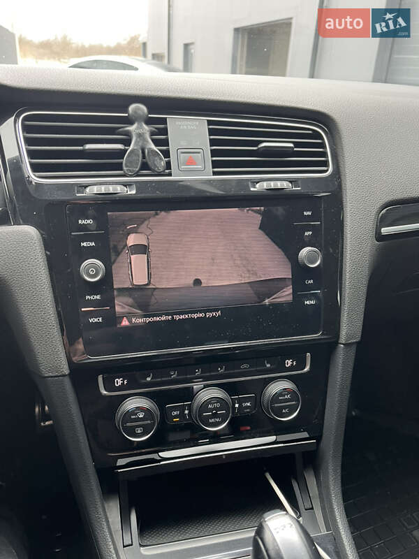 Универсал Volkswagen Golf 2017 в Львове