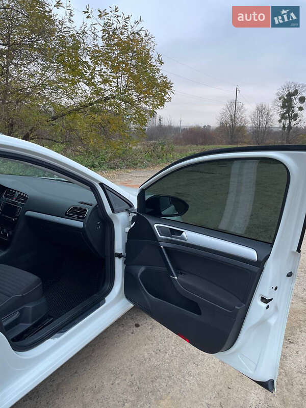 Универсал Volkswagen Golf 2015 в Львове