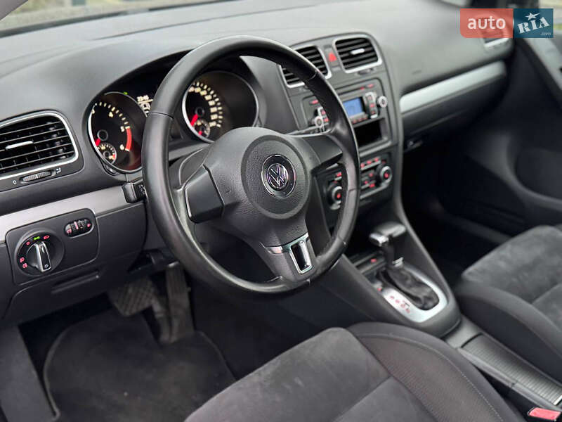 Хетчбек Volkswagen Golf 2010 в Дрогобичі