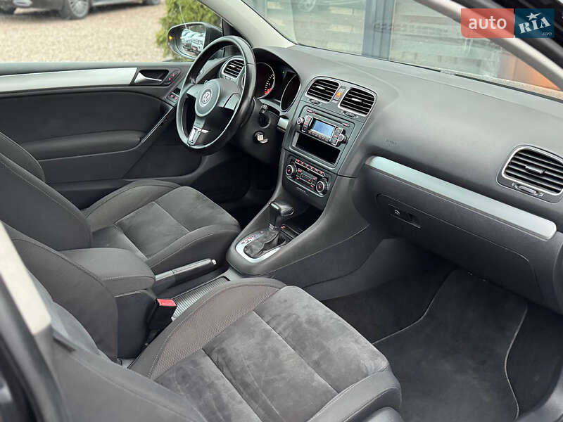 Хетчбек Volkswagen Golf 2010 в Дрогобичі