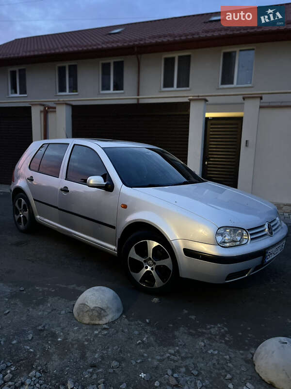 Volkswagen Golf 1998