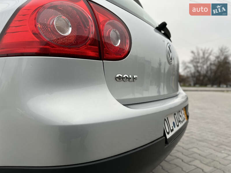 Хэтчбек Volkswagen Golf 2008 в Дунаевцах