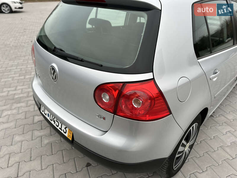 Хэтчбек Volkswagen Golf 2008 в Дунаевцах