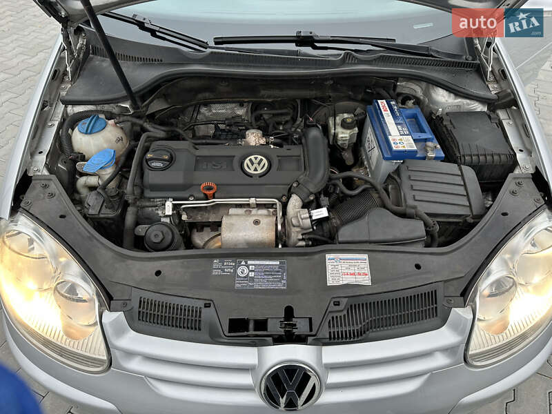 Хэтчбек Volkswagen Golf 2008 в Дунаевцах