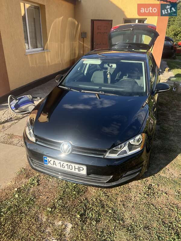 Хетчбек Volkswagen Golf 2017 в Києві
