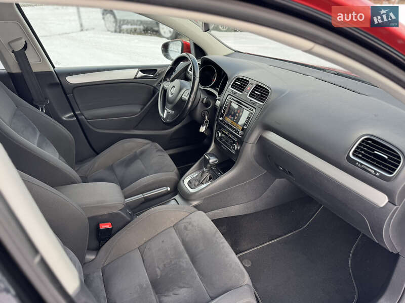 Хетчбек Volkswagen Golf 2009 в Луцьку