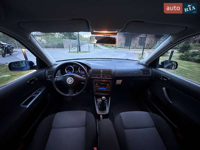 Універсал Volkswagen Golf 2004 в Бершаді