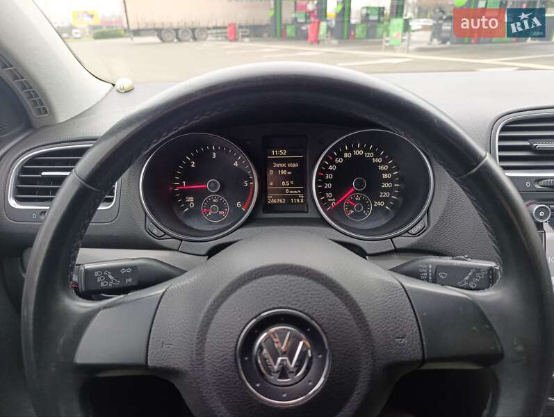 Хэтчбек Volkswagen Golf 2012 в Черкассах