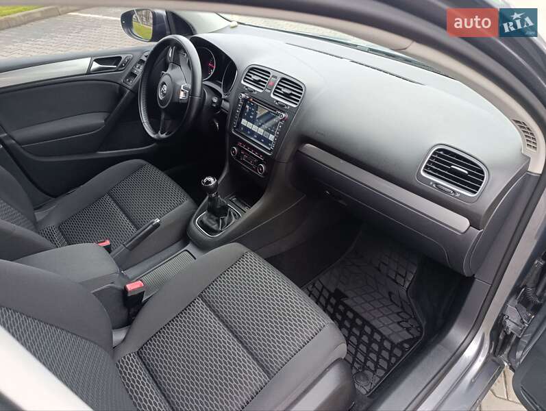 Хэтчбек Volkswagen Golf 2012 в Черкассах