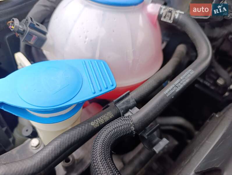 Хэтчбек Volkswagen Golf 2012 в Черкассах