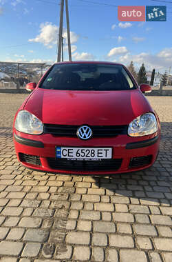 Хетчбек Volkswagen Golf 2005 в Чернівцях