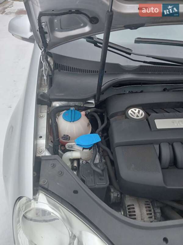 Хэтчбек Volkswagen Golf 2007 в Луцке