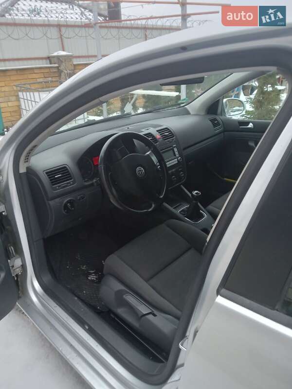 Хэтчбек Volkswagen Golf 2007 в Луцке