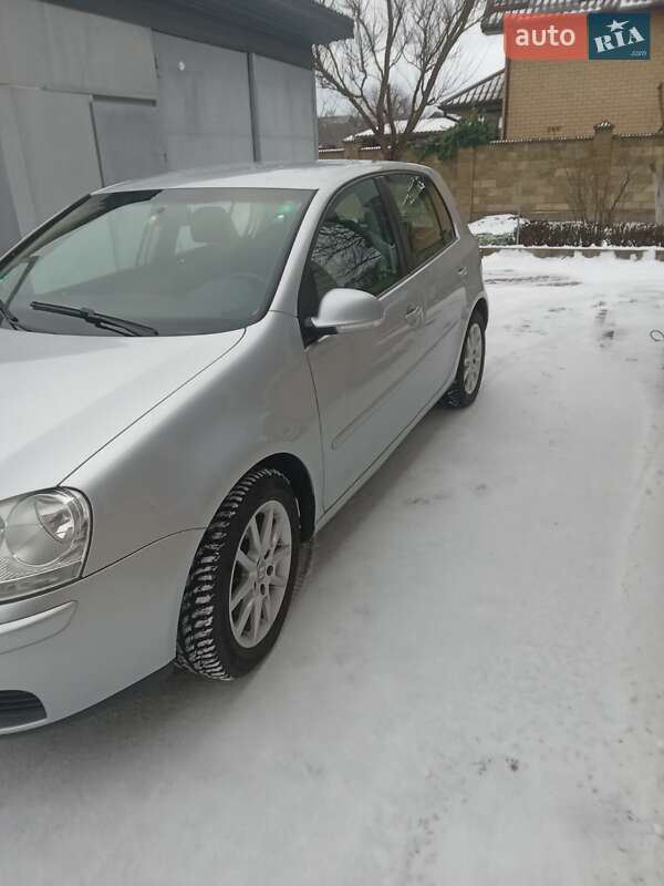 Хэтчбек Volkswagen Golf 2007 в Луцке