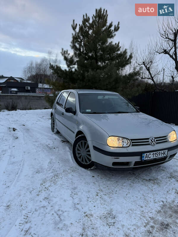 Хэтчбек Volkswagen Golf 2000 в Луцке