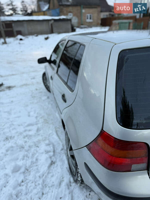 Хэтчбек Volkswagen Golf 2000 в Луцке