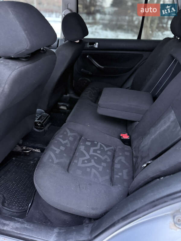 Хэтчбек Volkswagen Golf 2000 в Луцке