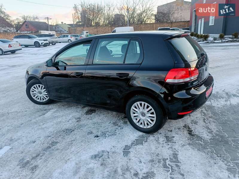 Хэтчбек Volkswagen Golf 2009 в Дубно