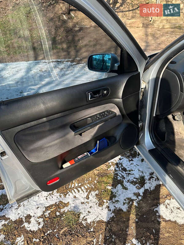 Универсал Volkswagen Golf 2000 в Могилев-Подольске