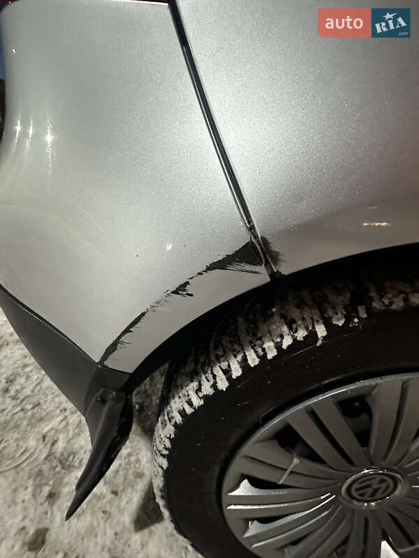 Хэтчбек Volkswagen Golf 2004 в Бердичеве