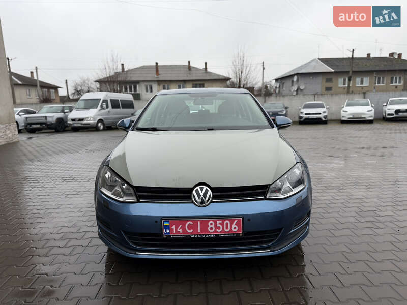 Хэтчбек Volkswagen Golf 2015 в Луцке