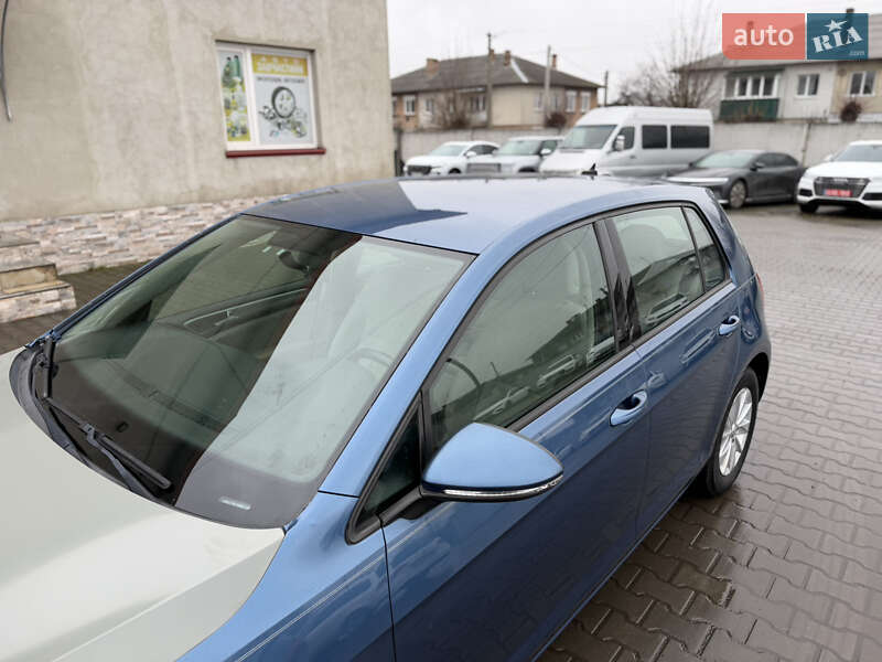 Хэтчбек Volkswagen Golf 2015 в Луцке