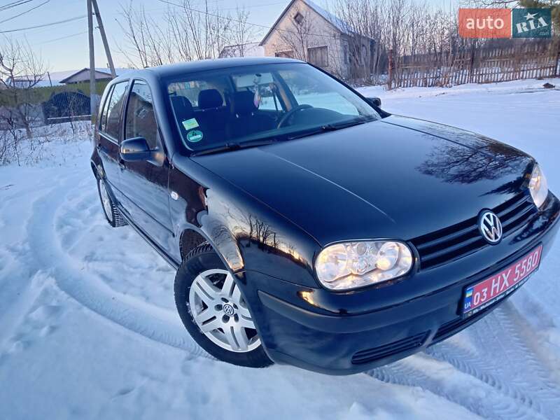 Хетчбек Volkswagen Golf 2003 в Тернополі