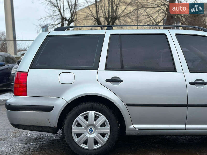 Універсал Volkswagen Golf 2002 в Вінниці