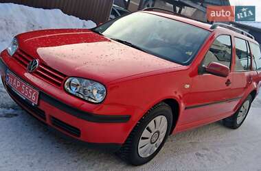 Універсал Volkswagen Golf 2002 в Харкові