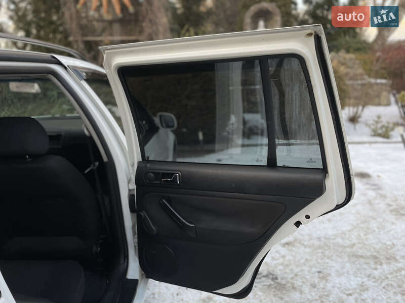 Универсал Volkswagen Golf 2001 в Львове