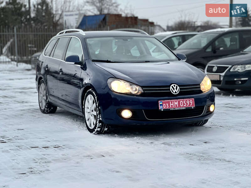 Универсал Volkswagen Golf 2011 в Староконстантинове