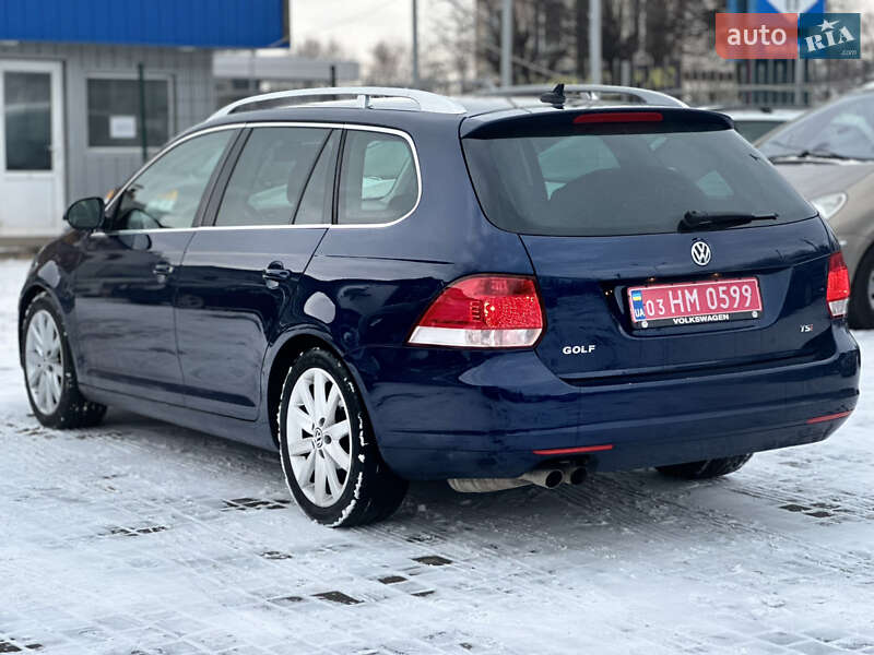 Универсал Volkswagen Golf 2011 в Староконстантинове
