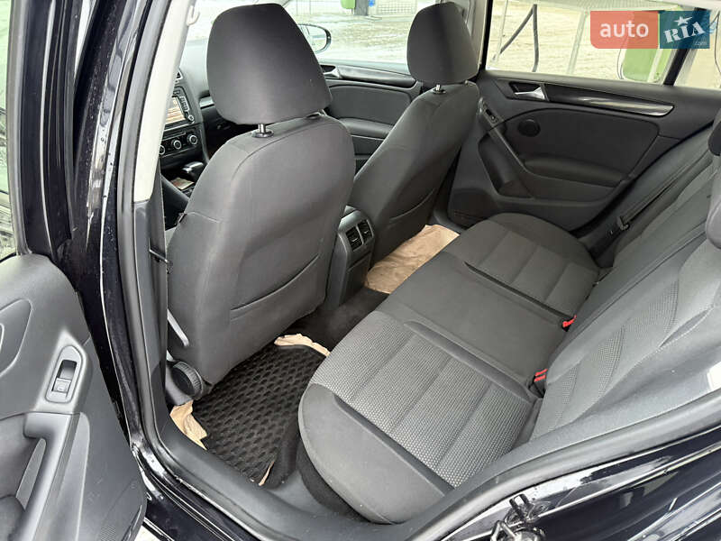 Хэтчбек Volkswagen Golf 2010 в Белой Церкви