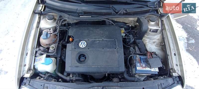 Хэтчбек Volkswagen Golf 2001 в Белой Церкви