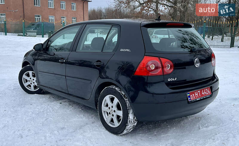 Хетчбек Volkswagen Golf 2006 в Коростені