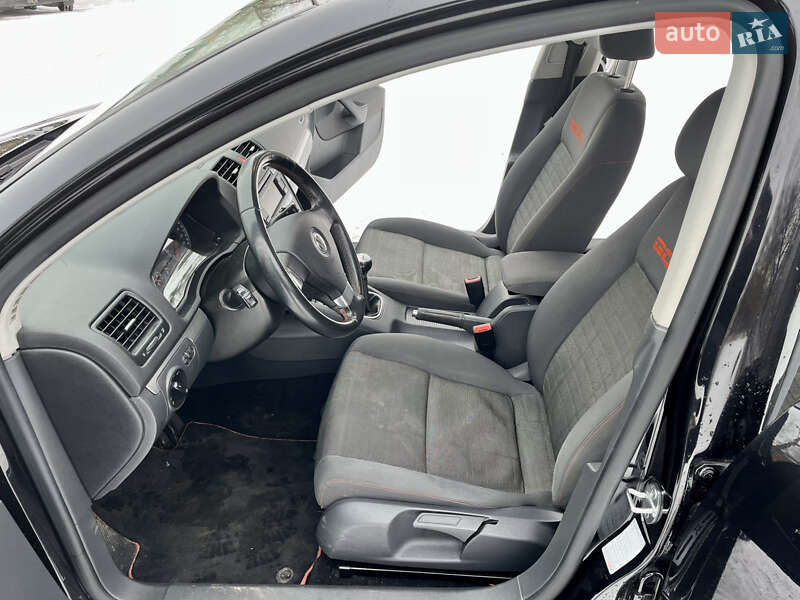 Хетчбек Volkswagen Golf 2006 в Коростені