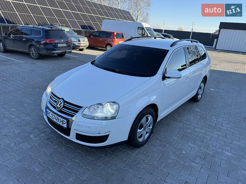 Універсал Volkswagen Golf 2009 в Володимирі