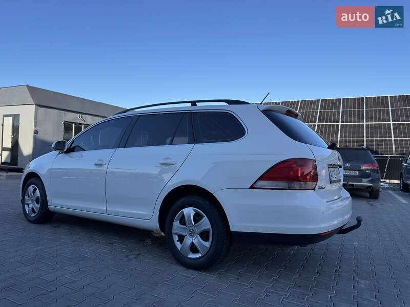 Універсал Volkswagen Golf 2009 в Володимирі